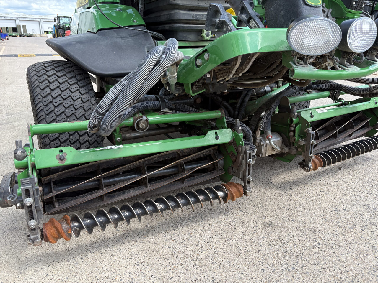 John Deere 7200A Triple Mower - Baštenska kosačica: slika 5 John Deere 7200A Triple Mower - Baštenska kosačica: slika 5