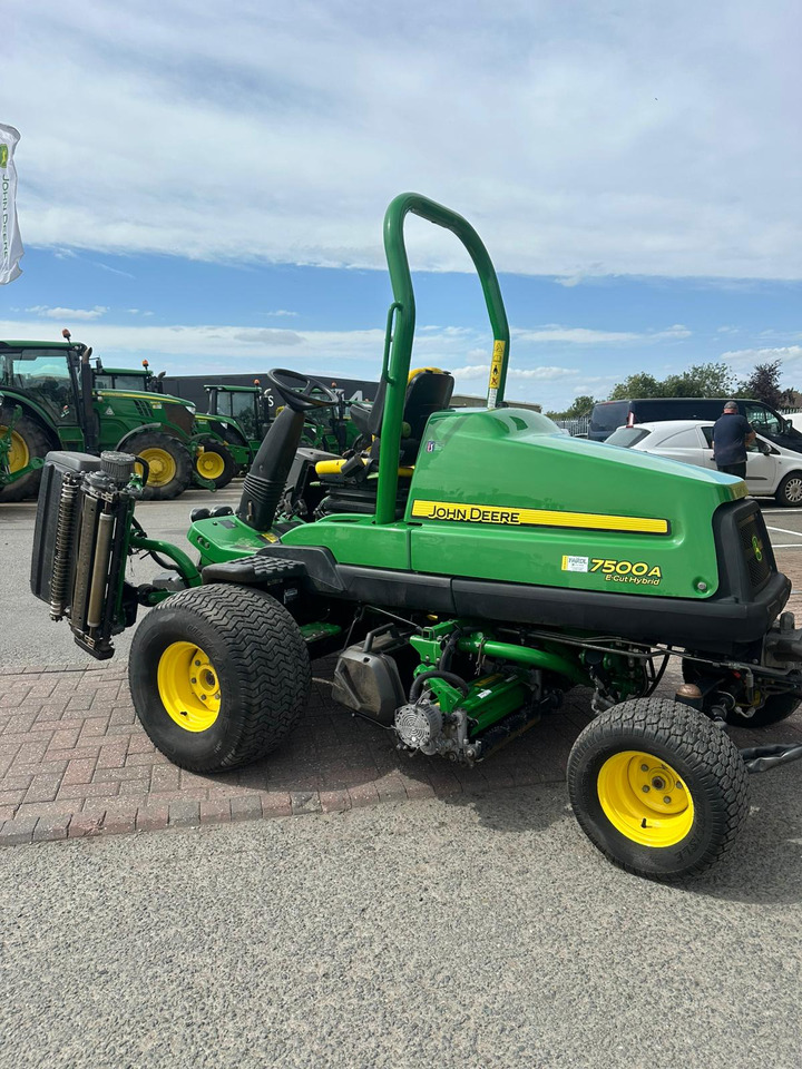 John Deere 7500AE Fairway Mower - Baštenska kosačica: slika 3 John Deere 7500AE Fairway Mower - Baštenska kosačica: slika 3