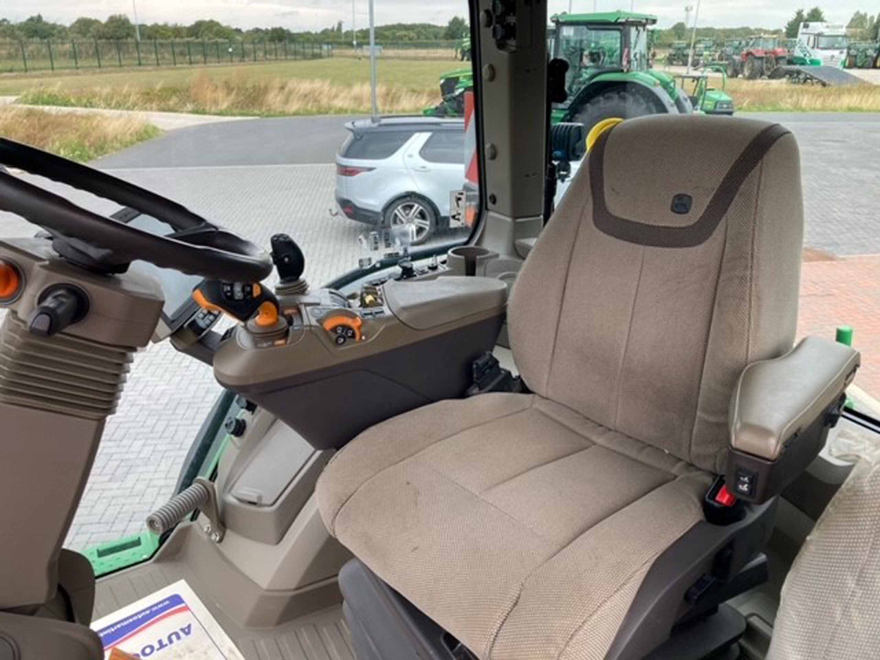 John Deere 7R 330 - Traktor: slika 2 John Deere 7R 330 - Traktor: slika 2