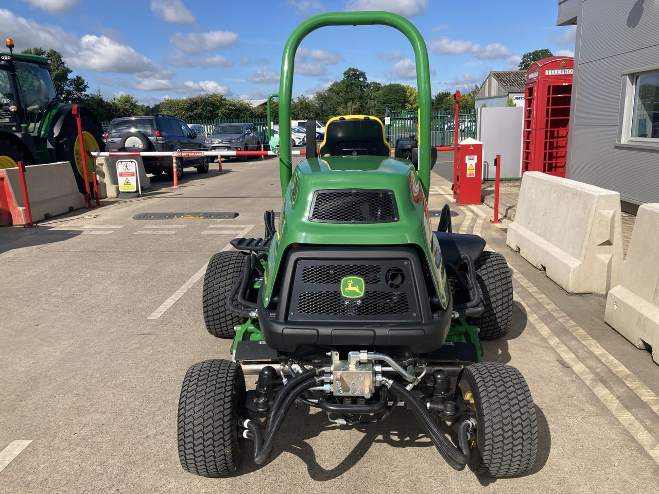 John Deere 8800A 5 pod rotary mower - Baštenska kosačica: slika 4 John Deere 8800A 5 pod rotary mower - Baštenska kosačica: slika 4