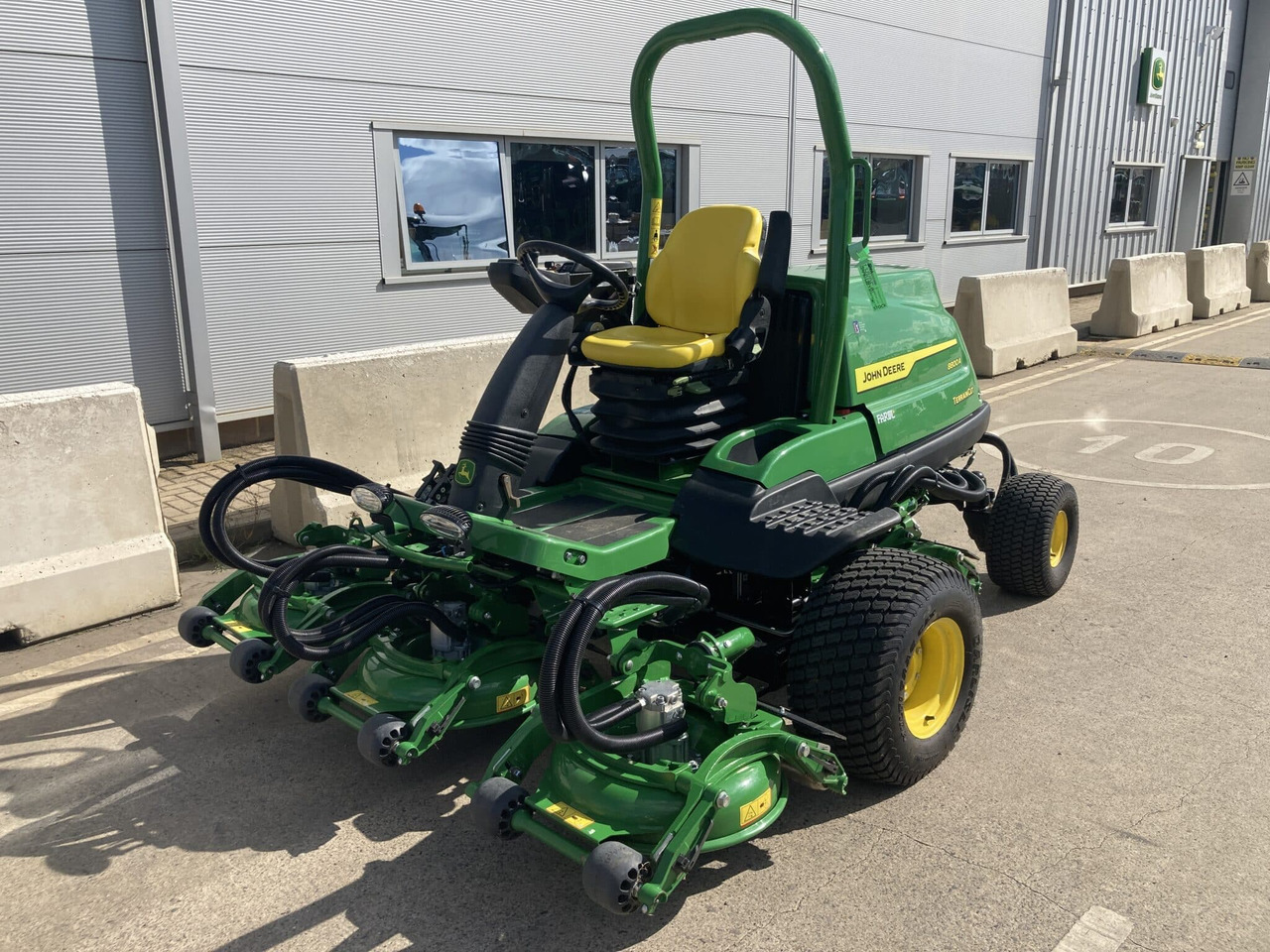 John Deere 8800A 5 pod rotary mower - Baštenska kosačica: slika 1 John Deere 8800A 5 pod rotary mower - Baštenska kosačica: slika 1