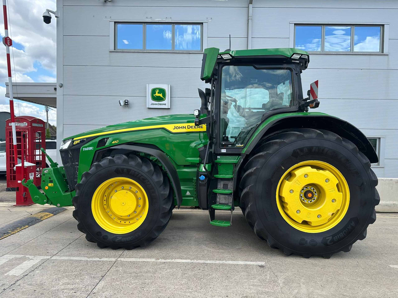John Deere 8R 410 - Traktor: slika 4 John Deere 8R 410 - Traktor: slika 4