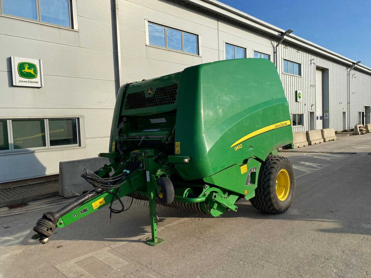 John Deere 960 - Oprema za prevrtanje i razlaganje: slika 3 John Deere 960 - Oprema za prevrtanje i razlaganje: slika 3