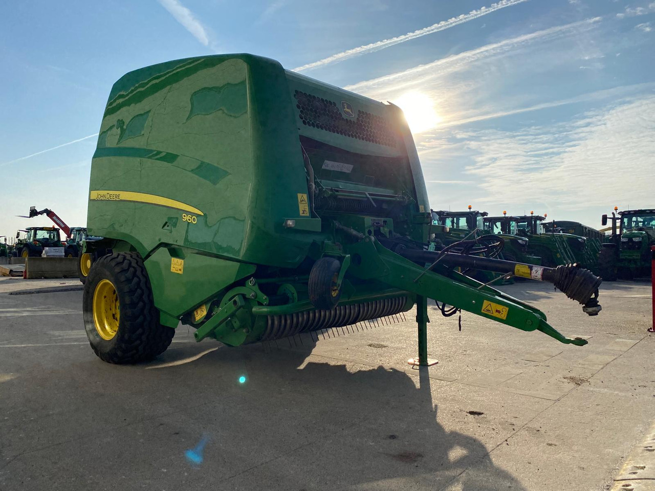 John Deere 960 - Oprema za prevrtanje i razlaganje: slika 1 John Deere 960 - Oprema za prevrtanje i razlaganje: slika 1