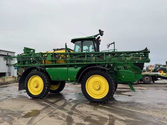 John Deere R4040i - Samostalna prskalica: slika 1 John Deere R4040i - Samostalna prskalica: slika 1