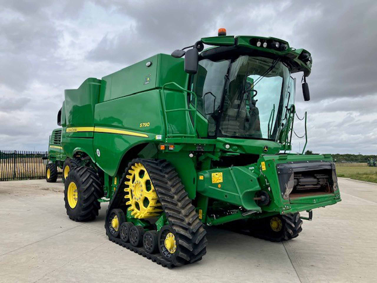 John Deere S790 - Kombinovani kombajn: slika 1 John Deere S790 - Kombinovani kombajn: slika 1