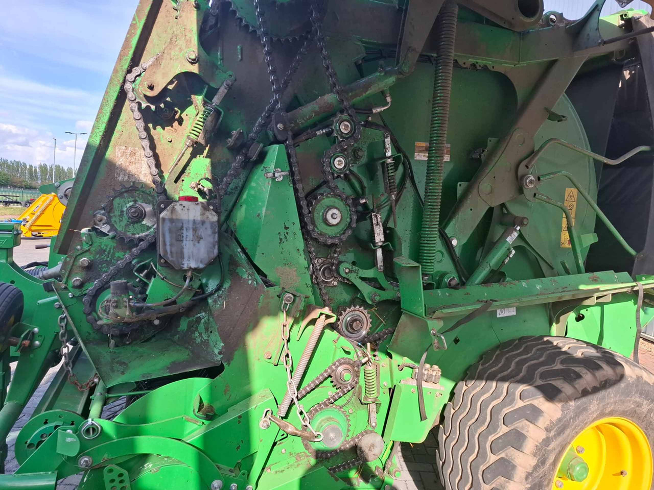 John Deere V451R - Oprema za prevrtanje i razlaganje: slika 3 John Deere V451R - Oprema za prevrtanje i razlaganje: slika 3