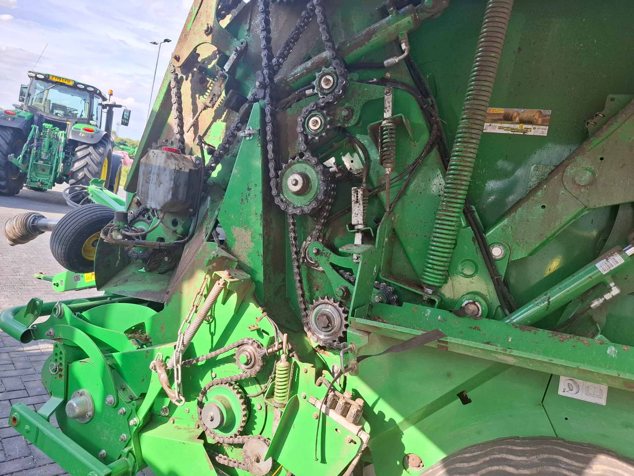 John Deere V451R - Oprema za prevrtanje i razlaganje: slika 2 John Deere V451R - Oprema za prevrtanje i razlaganje: slika 2
