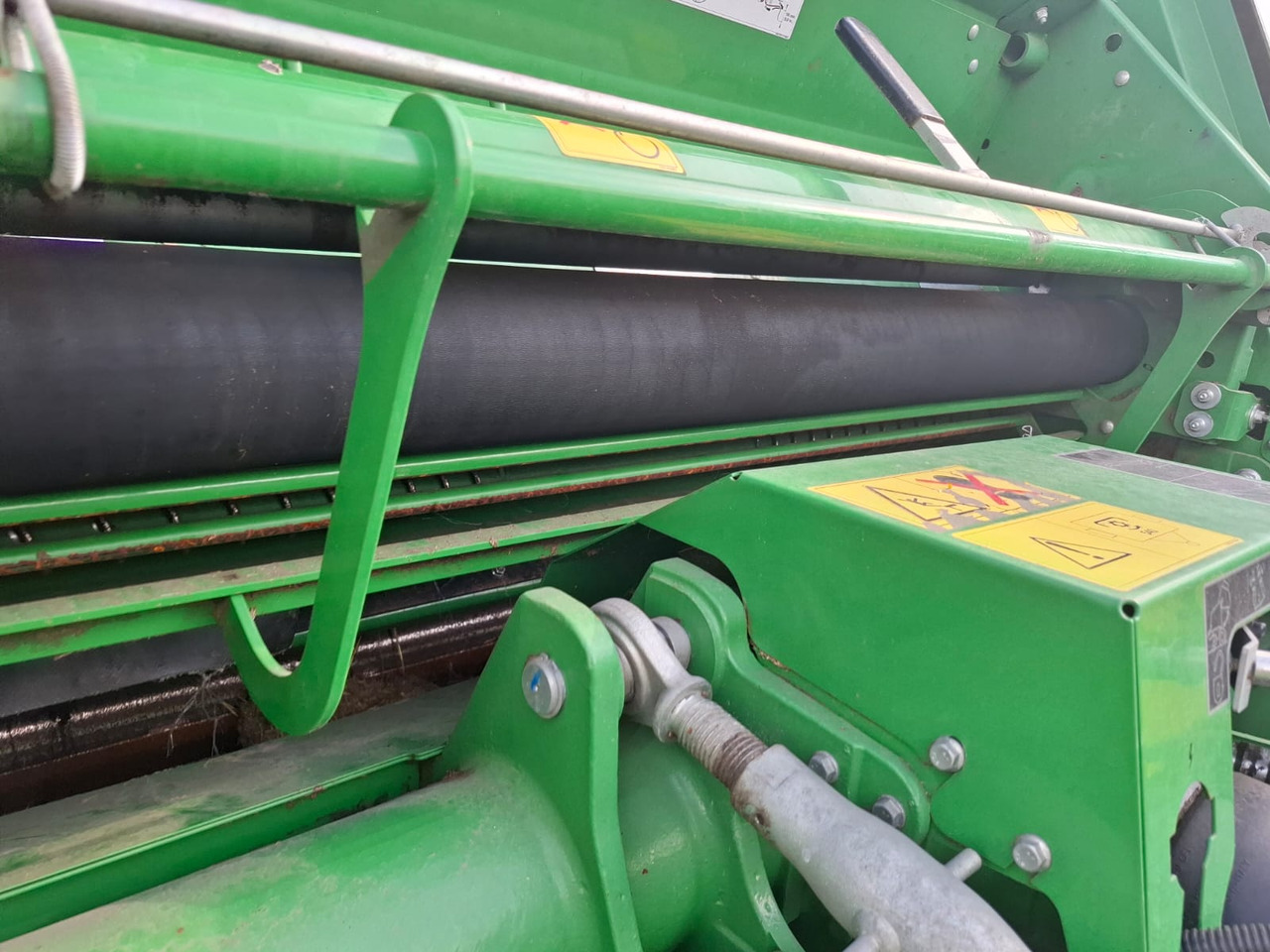 John Deere V451R - Oprema za prevrtanje i razlaganje: slika 3 John Deere V451R - Oprema za prevrtanje i razlaganje: slika 3