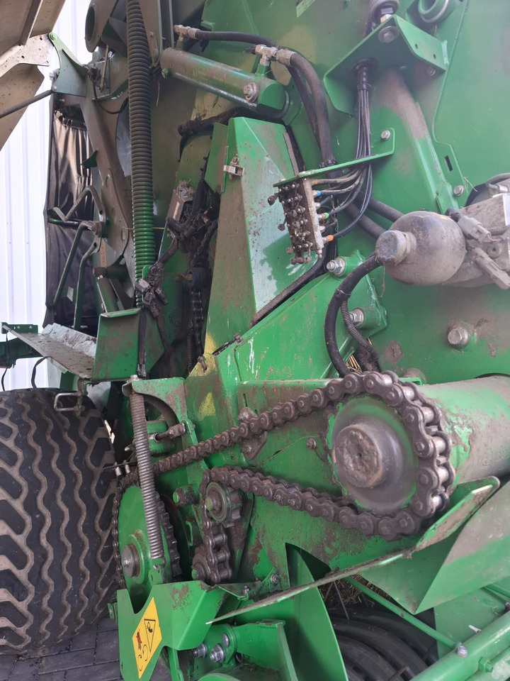 John Deere V451R - Oprema za prevrtanje i razlaganje: slika 4 John Deere V451R - Oprema za prevrtanje i razlaganje: slika 4