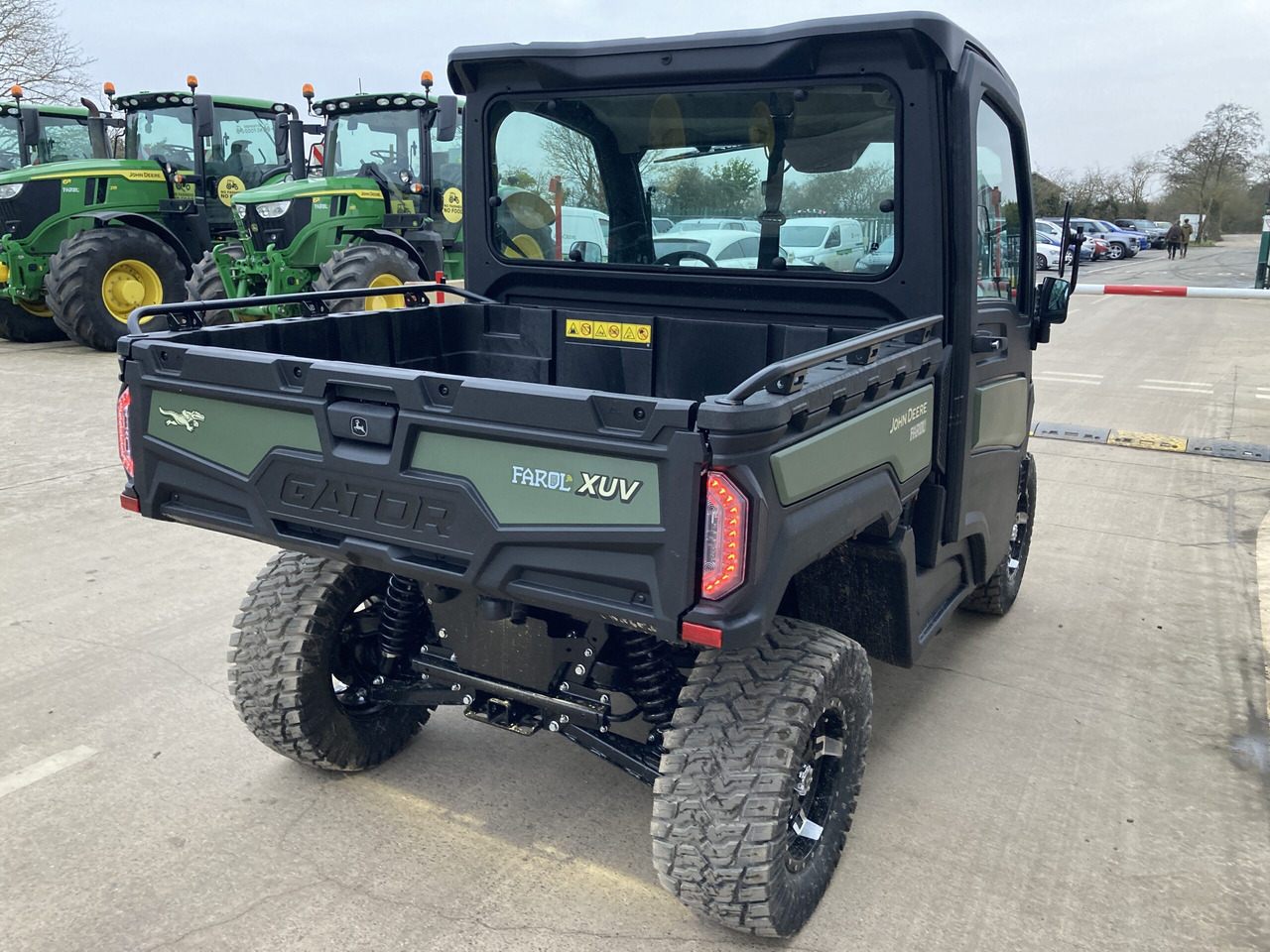 John Deere XUV875M Gator - ATV/ Četvorotočkaš: slika 5 John Deere XUV875M Gator - ATV/ Četvorotočkaš: slika 5