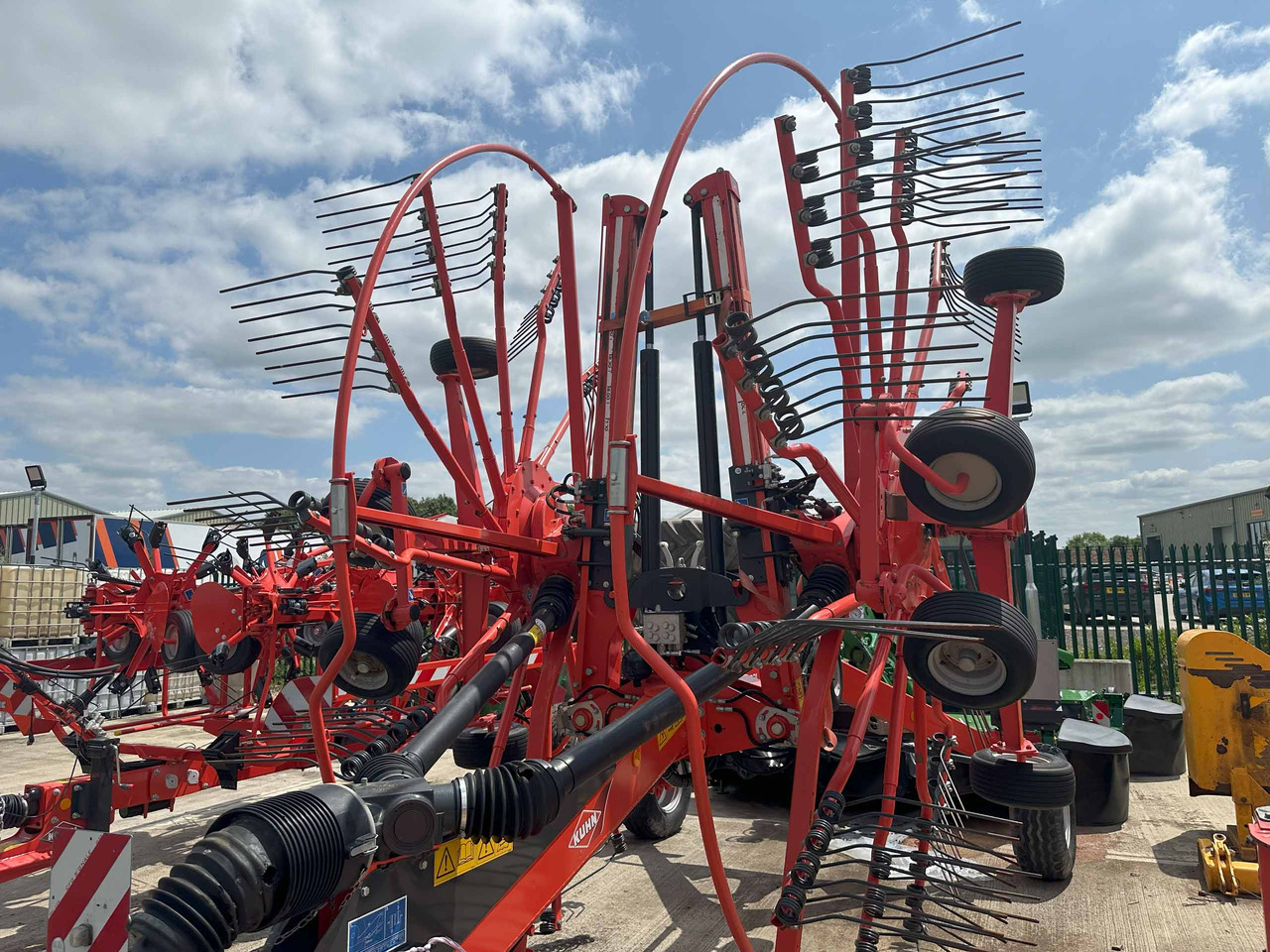 Kuhn GA8731 - Oprema za prevrtanje i razlaganje: slika 1 Kuhn GA8731 - Oprema za prevrtanje i razlaganje: slika 1
