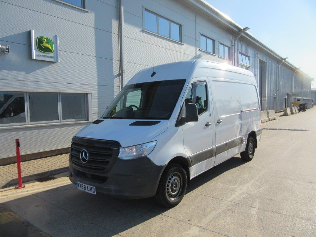 MERCEDES-BENZ SPRINTER 314 CDI - Furgon: slika 2 MERCEDES-BENZ SPRINTER 314 CDI - Furgon: slika 2