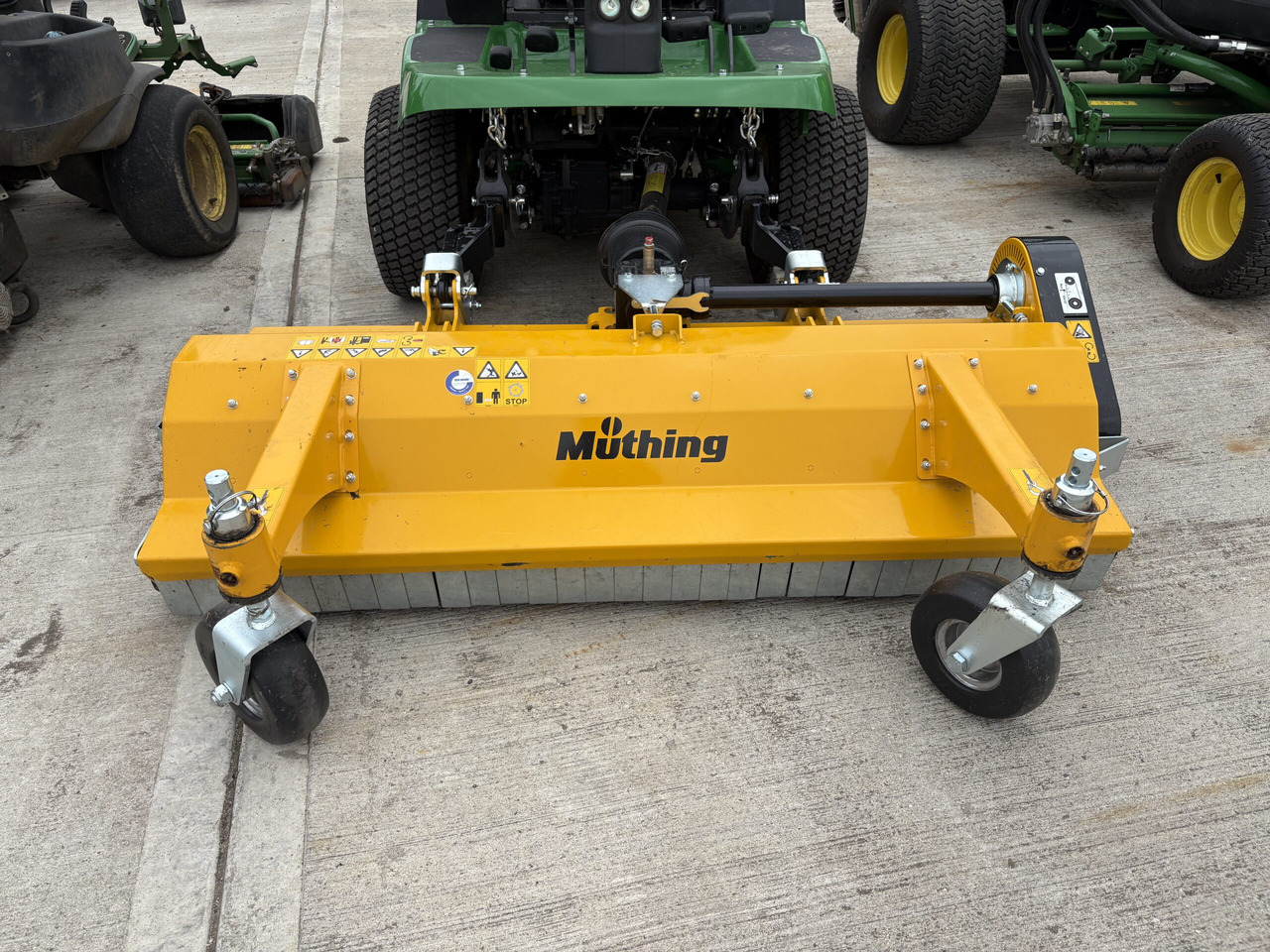 Muthing MU-FM160 JD Outfront Flail Mower Demo - Tarup: slika 1 Muthing MU-FM160 JD Outfront Flail Mower Demo - Tarup: slika 1