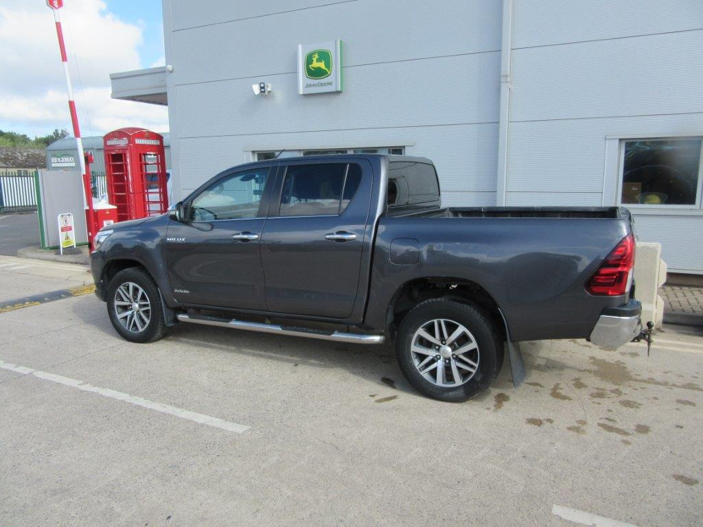TOYOTA HILUX INVINCIBLE D-4D - Pikap: slika 4 TOYOTA HILUX INVINCIBLE D-4D - Pikap: slika 4