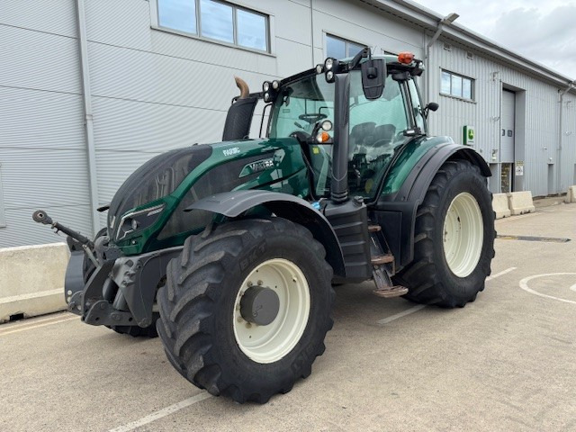 VALTRA T214 - Traktor: slika 1 VALTRA T214 - Traktor: slika 1