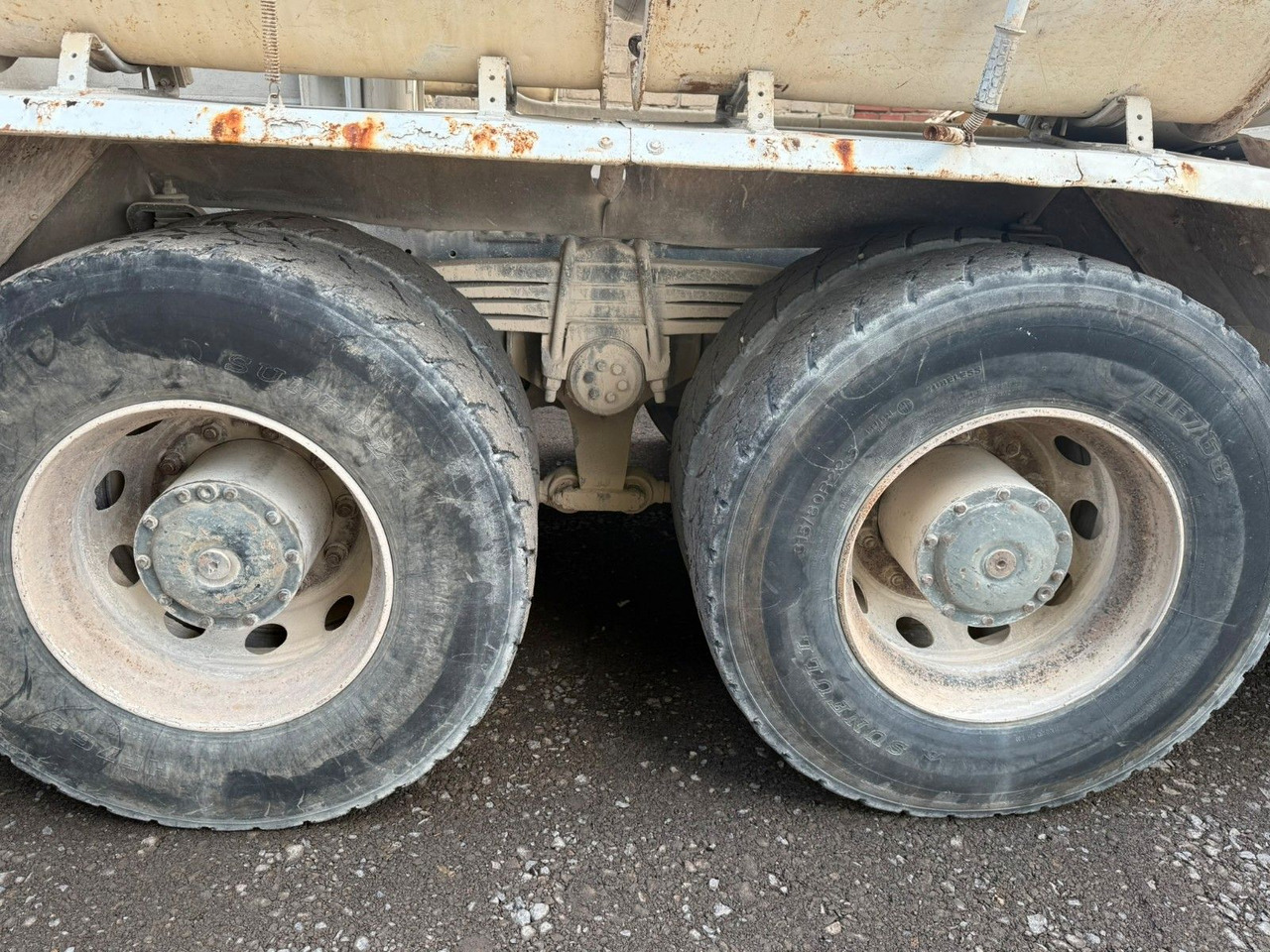 MAN 32.414 8x4 - Mikser za beton: slika 4 MAN 32.414 8x4 - Mikser za beton: slika 4