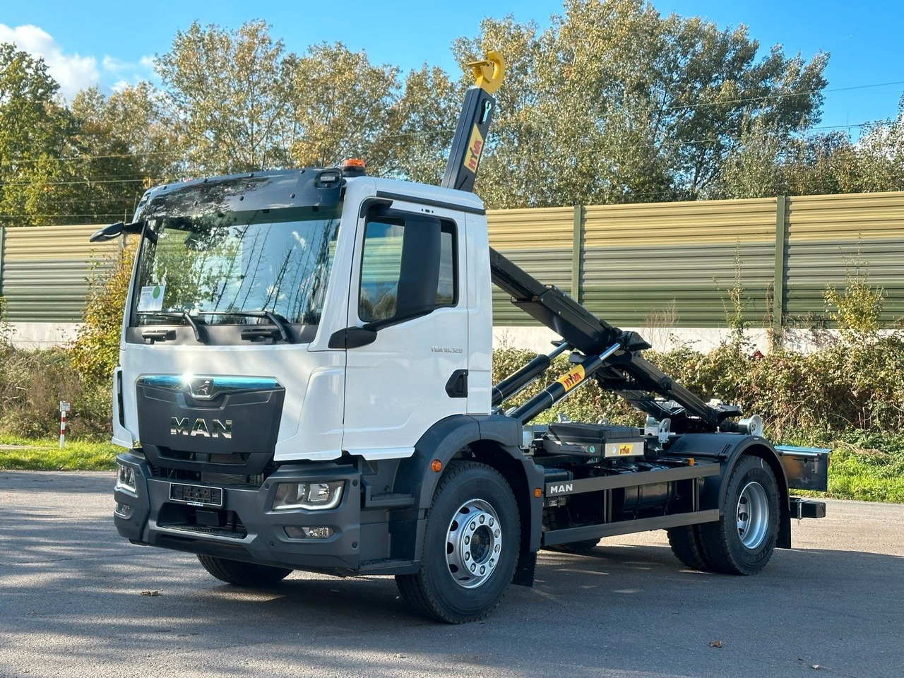 MAN TGM 18.320 4x2 Euro 6e Hyva 12-45 - Kamion sa hidrauličnom kukom, Kamion sa dizalicom: slika 1 MAN TGM 18.320 4x2 Euro 6e Hyva 12-45 - Kamion sa hidrauličnom kukom, Kamion sa dizalicom: slika 1