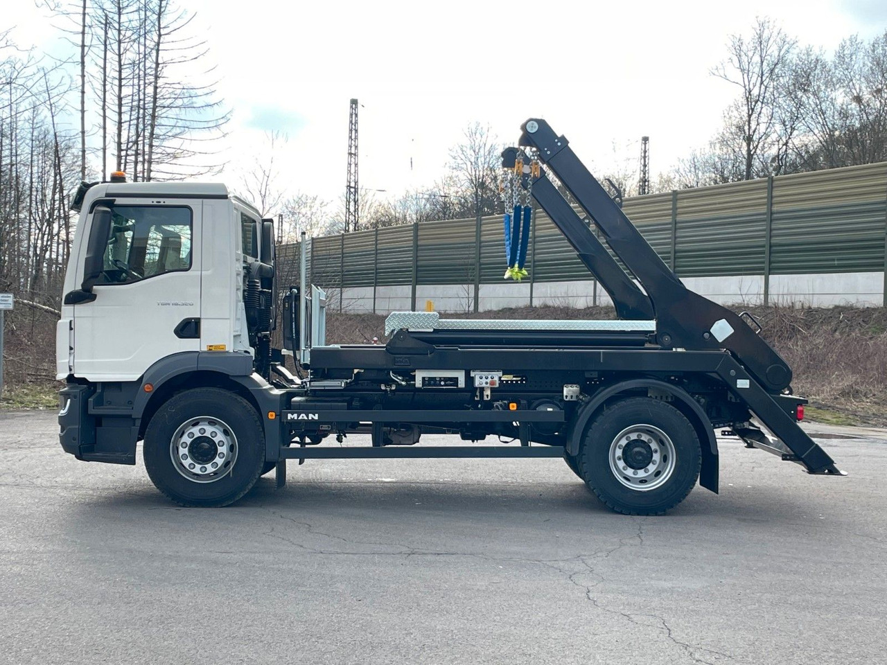 MAN TGM 18.320 4x2 Euro 6e Hyva Absetzkipper - Istovarivač, Kamion sa dizalicom: slika 3 MAN TGM 18.320 4x2 Euro 6e Hyva Absetzkipper - Istovarivač, Kamion sa dizalicom: slika 3