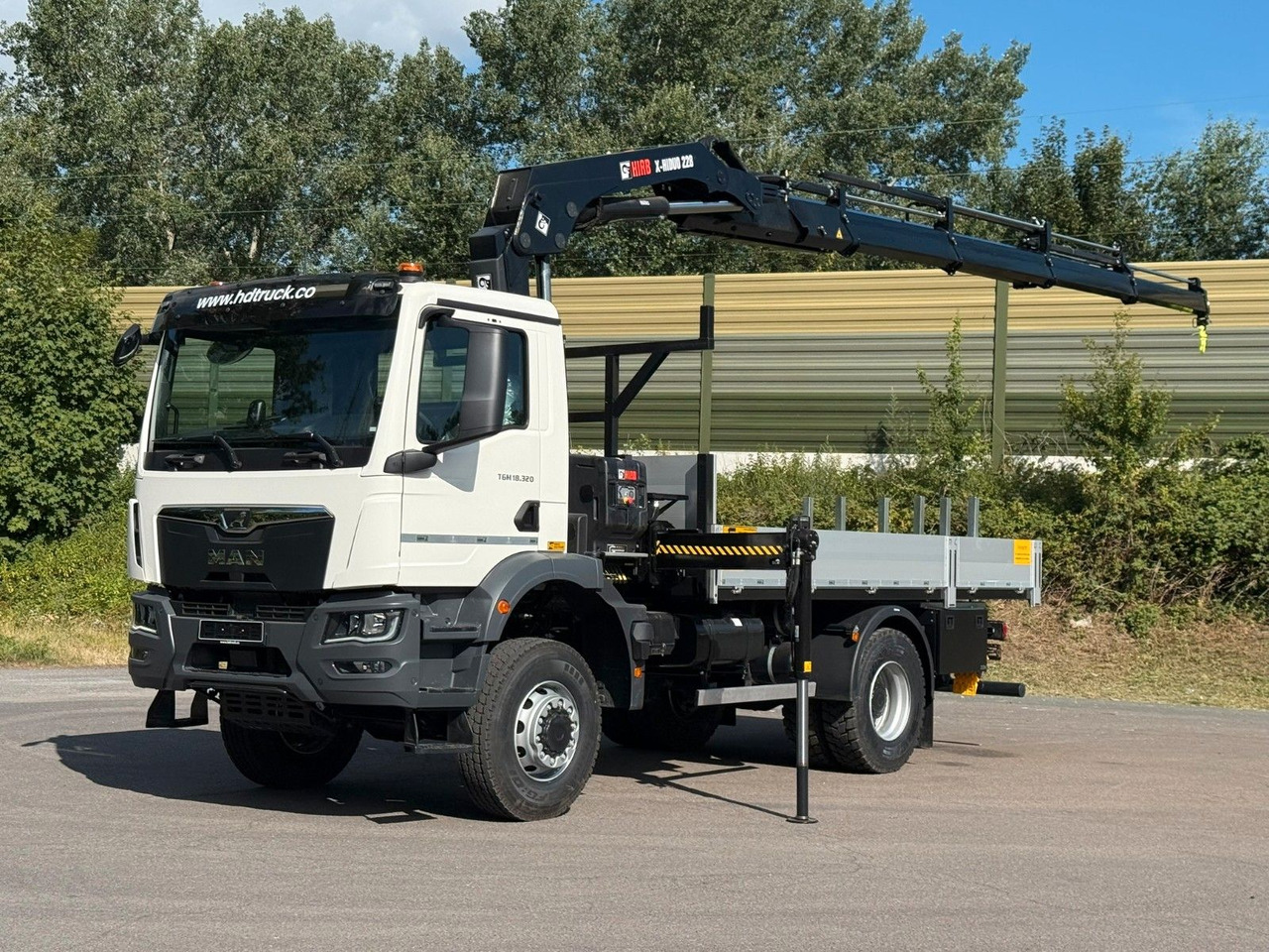 MAN TGM 18.320 4x4 Hiab 228-4 Kran - Kamion sa dizalicom: slika 1 MAN TGM 18.320 4x4 Hiab 228-4 Kran - Kamion sa dizalicom: slika 1