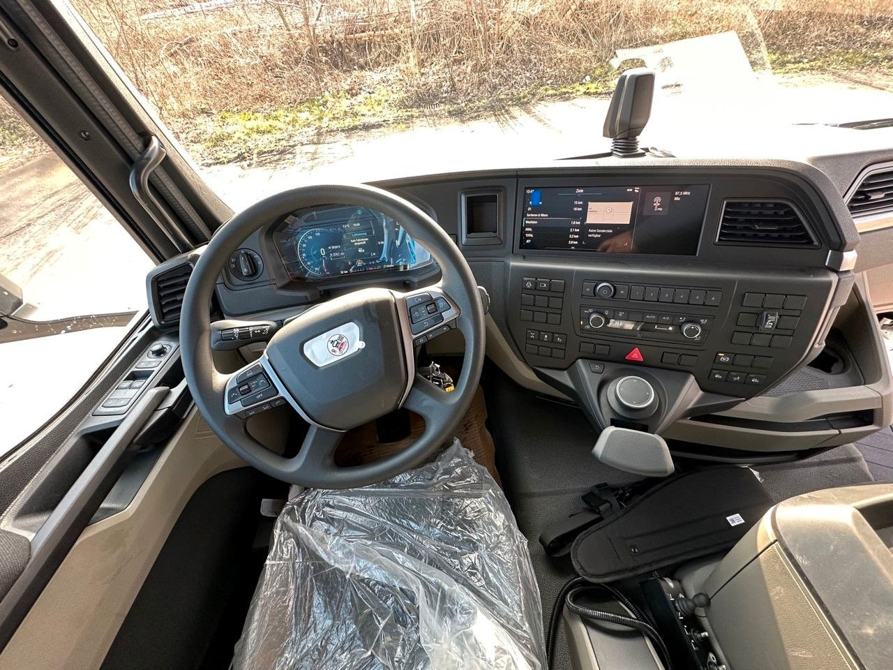 Kamion sa hidrauličnom kukom, Kamion sa dizalicom MAN TGS 26.470 6x2 Abrollkipper + Kran Hiab 228-6: slika 24