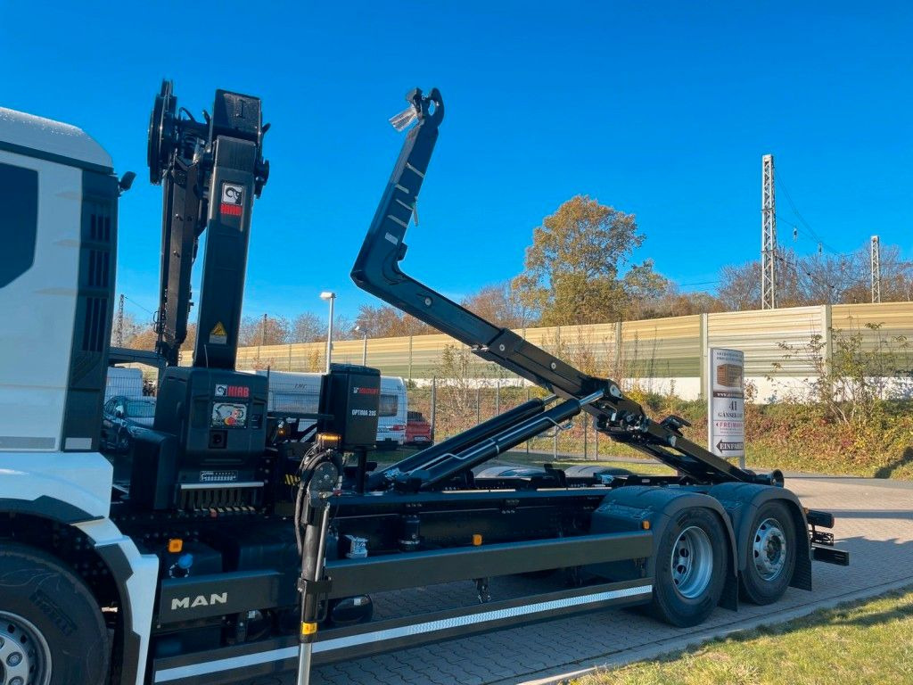 Kamion sa hidrauličnom kukom, Kamion sa dizalicom MAN TGS 26.470 6x2 Abrollkipper + Kran Hiab 228-6: slika 17