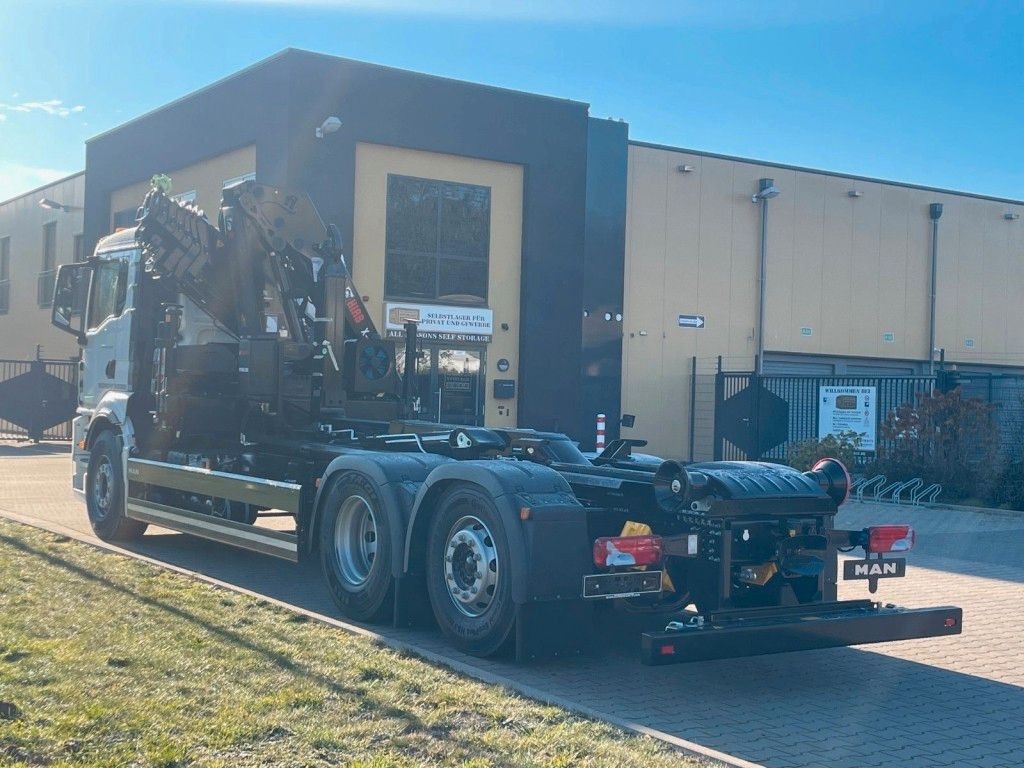 Kamion sa hidrauličnom kukom, Kamion sa dizalicom MAN TGS 26.470 6x2 Abrollkipper + Kran Hiab 228-6: slika 11