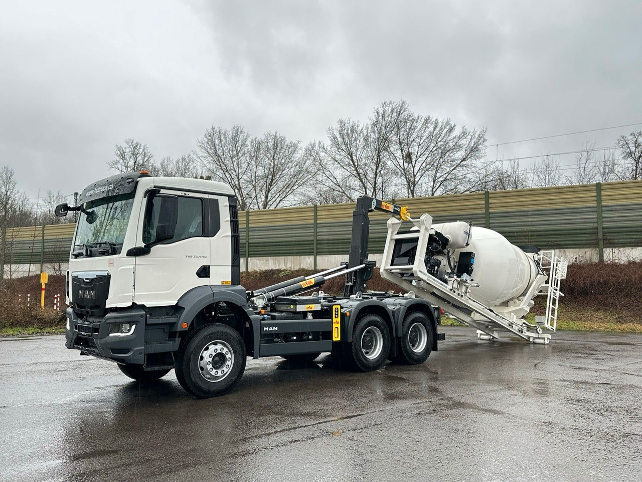 MAN TGS 33.440 6x4 Euro6e Abroller + Fahrmischer - Kamion sa hidrauličnom kukom, Kamion sa dizalicom: slika 1 MAN TGS 33.440 6x4 Euro6e Abroller + Fahrmischer - Kamion sa hidrauličnom kukom, Kamion sa dizalicom: slika 1