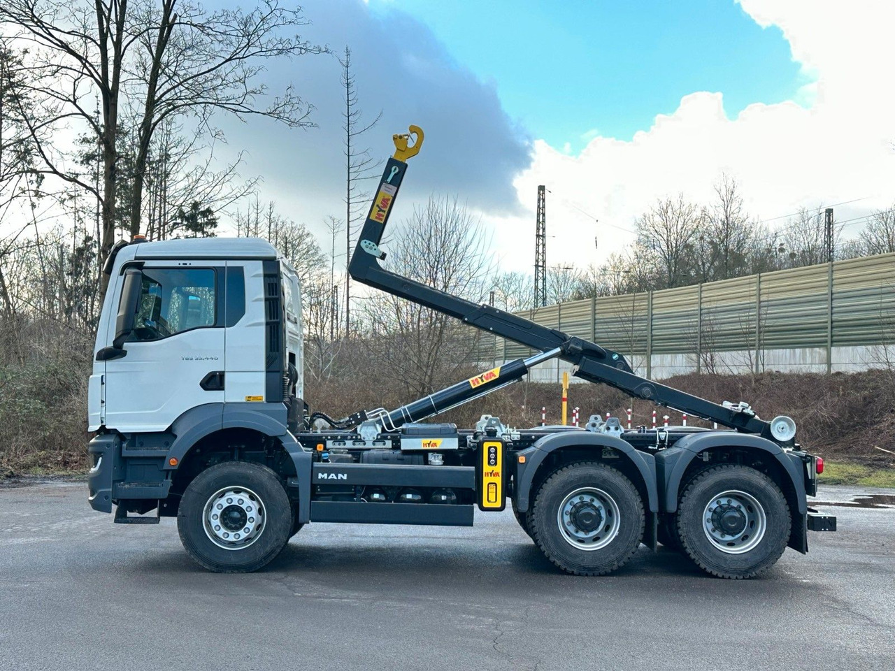 MAN TGS 33.440 6x4 Euro6e Abrollkipper Hyva - Kamion sa hidrauličnom kukom, Kamion sa dizalicom: slika 3 MAN TGS 33.440 6x4 Euro6e Abrollkipper Hyva - Kamion sa hidrauličnom kukom, Kamion sa dizalicom: slika 3