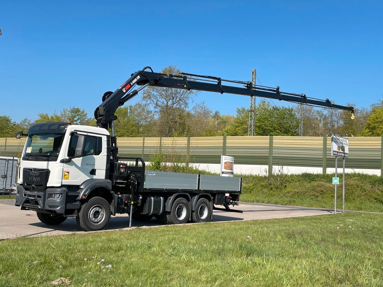 MAN TGS 33.440 6x4 HIAB 228-6 - Kamion sa tovarnim sandukom, Kamion sa dizalicom: slika 1 MAN TGS 33.440 6x4 HIAB 228-6 - Kamion sa tovarnim sandukom, Kamion sa dizalicom: slika 1