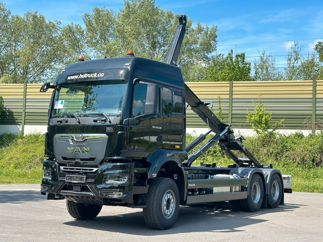 MAN TGS 33.520 6X4 Euro6e Abrollkipper MULTILIFT - Kamion sa hidrauličnom kukom, Kamion sa dizalicom: slika 1 MAN TGS 33.520 6X4 Euro6e Abrollkipper MULTILIFT - Kamion sa hidrauličnom kukom, Kamion sa dizalicom: slika 1