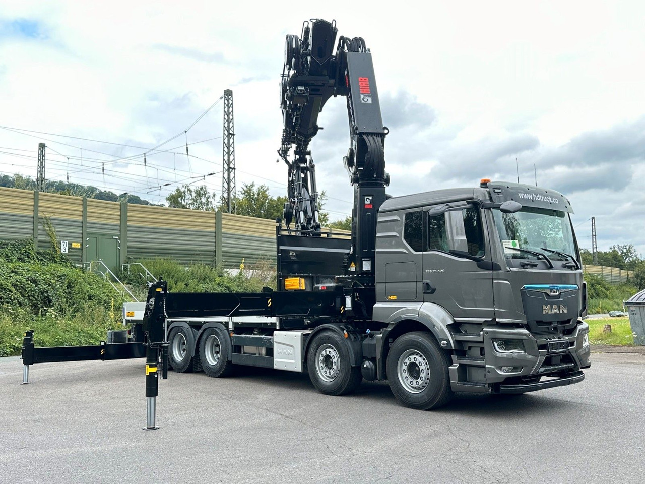 MAN TGS 35.520 8x4 BL HIAB X-HiPro858E-8 & Jib150x-6 - Kamion sa tovarnim sandukom, Kamion sa dizalicom: slika 2 MAN TGS 35.520 8x4 BL HIAB X-HiPro858E-8 & Jib150x-6 - Kamion sa tovarnim sandukom, Kamion sa dizalicom: slika 2
