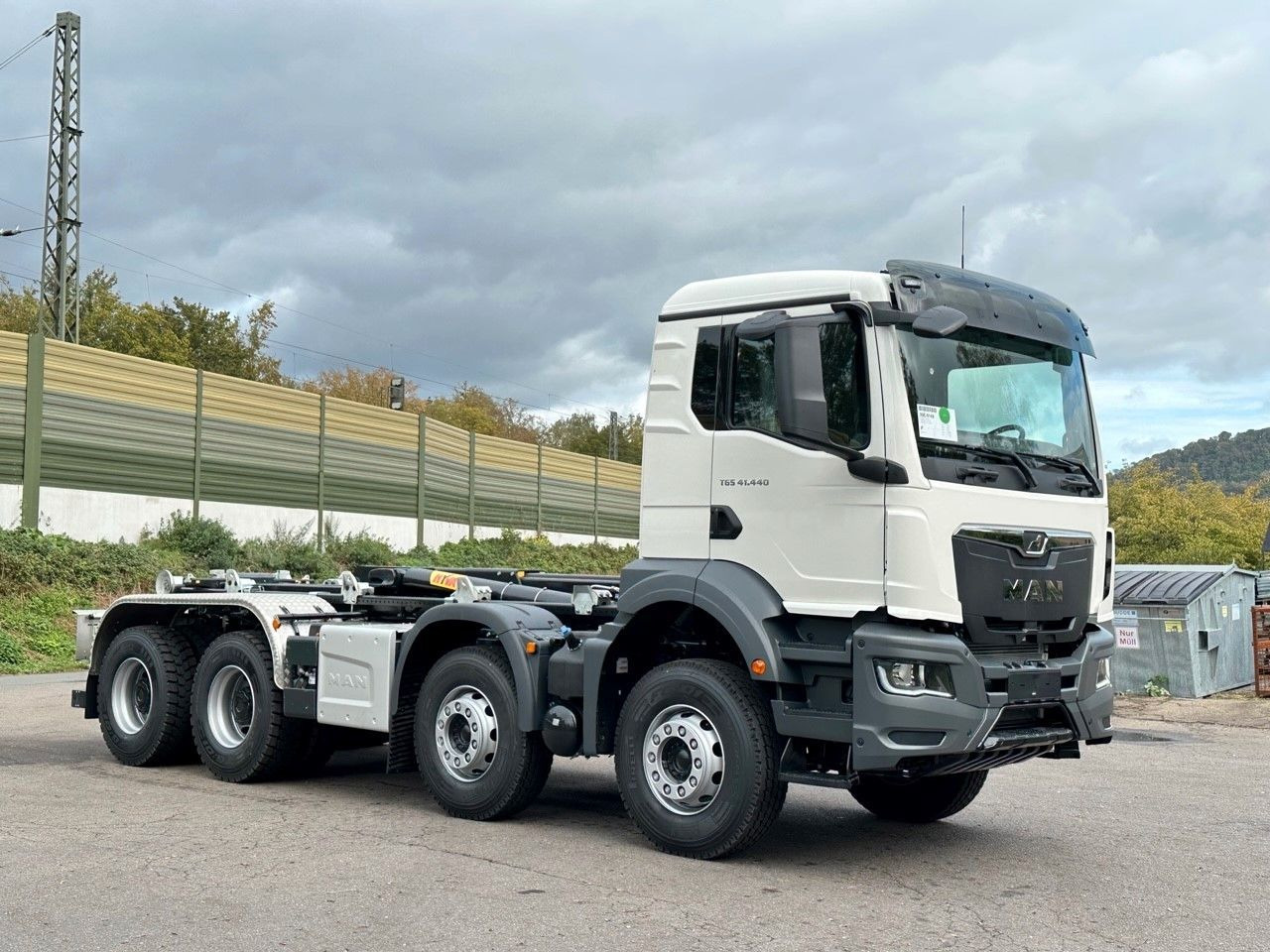 MAN TGS 41.440 8x4 Euro6e Hyva 26-55 Abrollkipper - Kamion sa hidrauličnom kukom: slika 4 MAN TGS 41.440 8x4 Euro6e Hyva 26-55 Abrollkipper - Kamion sa hidrauličnom kukom: slika 4