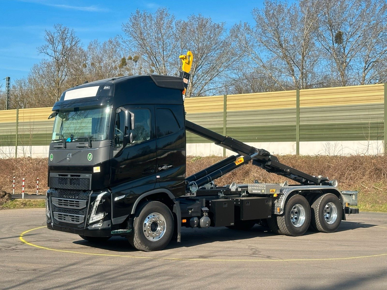 Volvo FH 540 6x4 Abrollkipper Hyva 20-60 - Kamion sa hidrauličnom kukom, Kamion sa dizalicom: slika 1 Volvo FH 540 6x4 Abrollkipper Hyva 20-60 - Kamion sa hidrauličnom kukom, Kamion sa dizalicom: slika 1