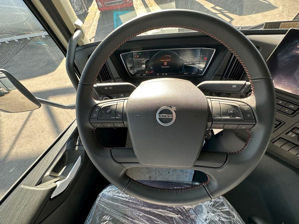 Kamion sa golom šasijom i zatvorenom kabinom Volvo FMX 500 8x4: slika 16