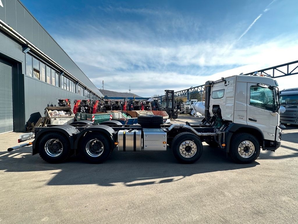 Kamion sa golom šasijom i zatvorenom kabinom Volvo FMX 500 8x4: slika 7