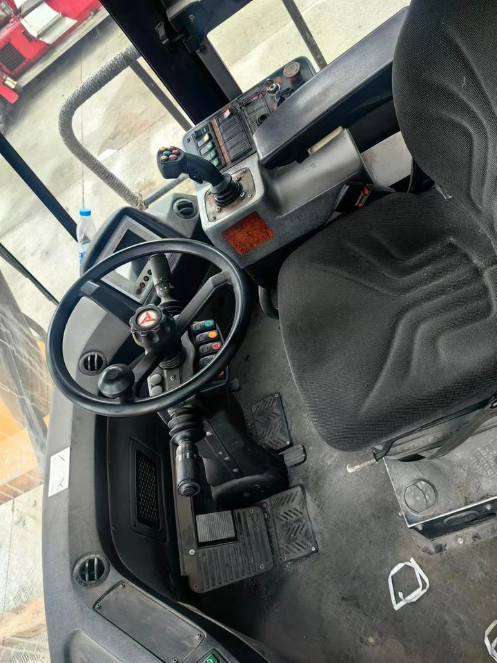 Good Condition USED Crane SRSC45C23 45 Ton Frontal Crane Container Crane - Dizalica za kontejnere: slika 4 Good Condition USED Crane SRSC45C23 45 Ton Frontal Crane Container Crane - Dizalica za kontejnere: slika 4