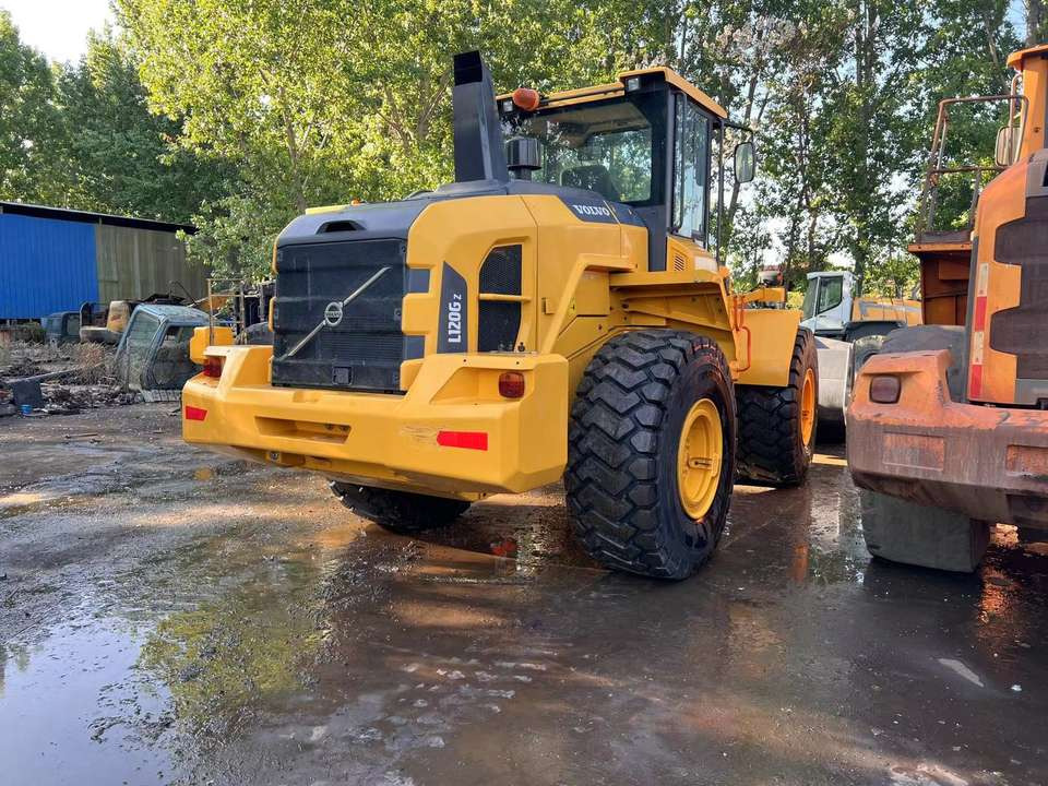 Good Condition Used L120Gz Wheel Loader VOLVO Used VOLVO L120G Loader Used Wheel Loader for Sale - Utovarivač točkaš: slika 2 Good Condition Used L120Gz Wheel Loader VOLVO Used VOLVO L120G Loader Used Wheel Loader for Sale - Utovarivač točkaš: slika 2
