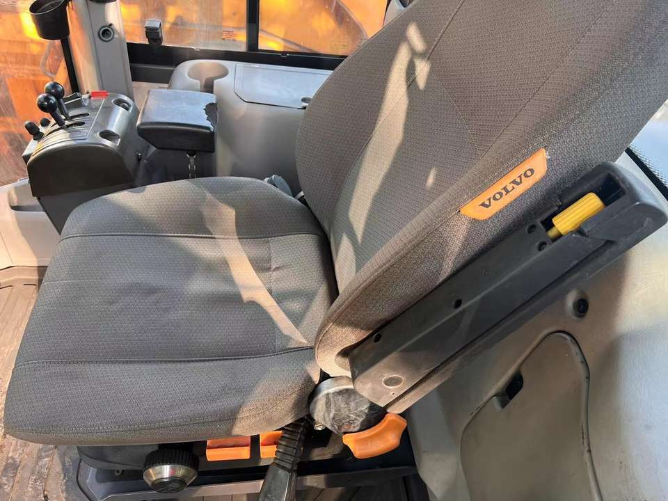 Good Condition Used L120Gz Wheel Loader VOLVO Used VOLVO L120G Loader Used Wheel Loader for Sale - Utovarivač točkaš: slika 3 Good Condition Used L120Gz Wheel Loader VOLVO Used VOLVO L120G Loader Used Wheel Loader for Sale - Utovarivač točkaš: slika 3