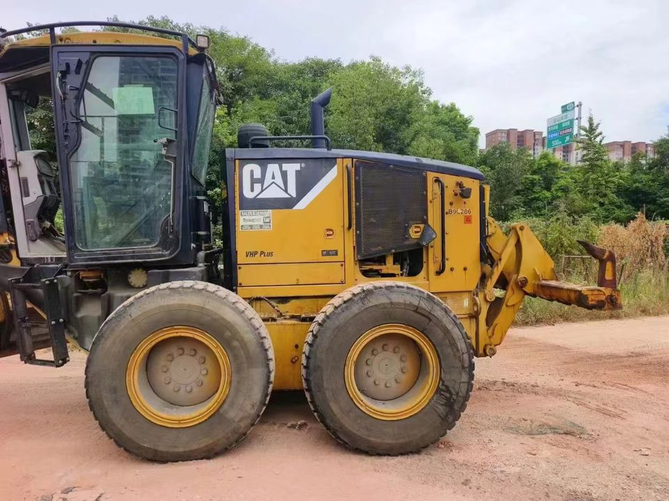 Original CAT 160M Grader Used Caterpillar Brand CAT 140H 140K 160K 120H 14G Motor Grader High Quality - Grejder: slika 2 Original CAT 160M Grader Used Caterpillar Brand CAT 140H 140K 160K 120H 14G Motor Grader High Quality - Grejder: slika 2