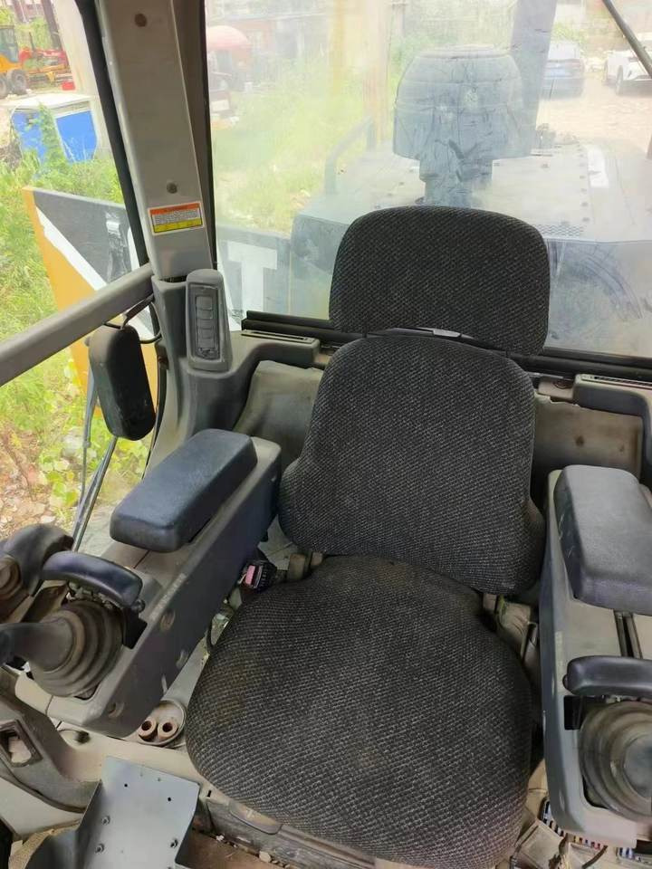 Original CAT 160M Grader Used Caterpillar Brand CAT 140H 140K 160K 120H 14G Motor Grader High Quality - Grejder: slika 5 Original CAT 160M Grader Used Caterpillar Brand CAT 140H 140K 160K 120H 14G Motor Grader High Quality - Grejder: slika 5