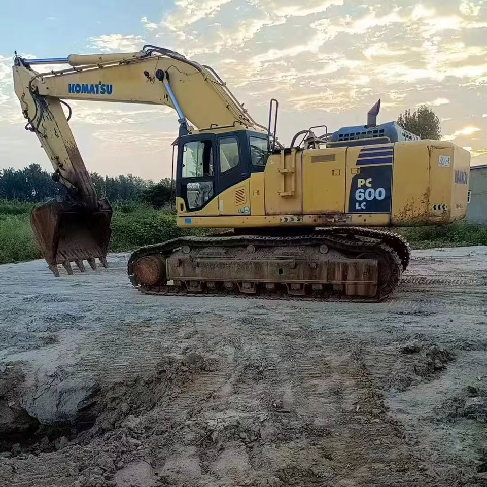 Original Good Condition USED Excavator PC600LC-8 60 Ton Excavator Crawler Excavator for Komatsu on Sale - Bager guseničar: slika 1 Original Good Condition USED Excavator PC600LC-8 60 Ton Excavator Crawler Excavator for Komatsu on Sale - Bager guseničar: slika 1