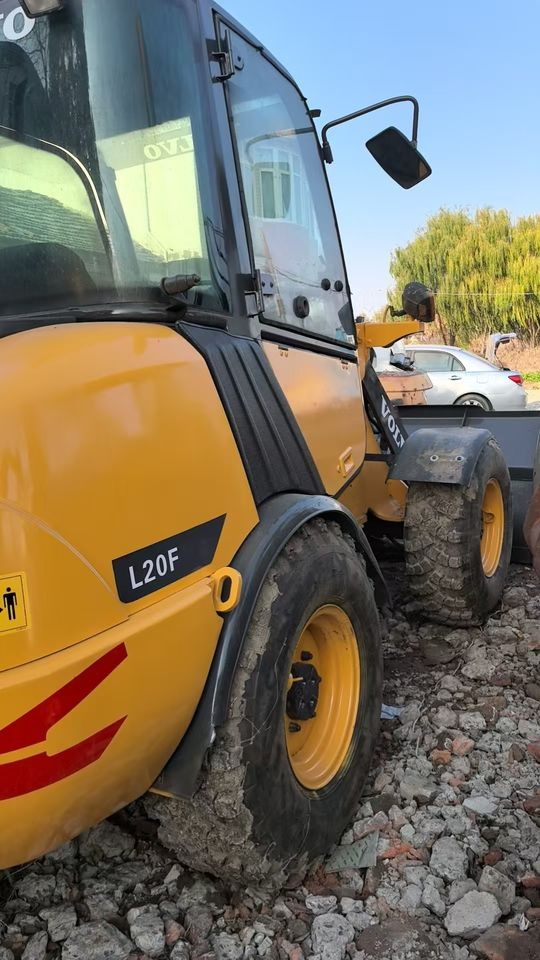 Preferential Price Used Volvo L20F Small Skid Steer Loader Secondhand VOLVO L20f Mini Wheel Loader in Good Condition for Sale - Utovarivač točkaš: slika 3 Preferential Price Used Volvo L20F Small Skid Steer Loader Secondhand VOLVO L20f Mini Wheel Loader in Good Condition for Sale - Utovarivač točkaš: slika 3