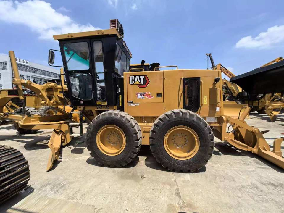 Second Hand Used Construction Machinery CAT 140K 15 Ton Grader for Sale 1000H From Shanghai Japanese Brand Good Condition - Grejder: slika 3 Second Hand Used Construction Machinery CAT 140K 15 Ton Grader for Sale 1000H From Shanghai Japanese Brand Good Condition - Grejder: slika 3