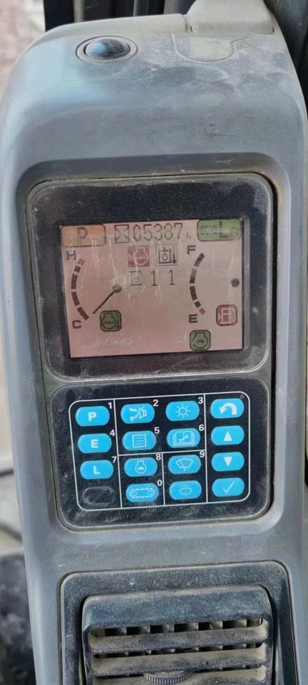 USED EXCAVATOR Good Condition Komatsu PC600-8 Original Japan Cheap Used Excavators Used Original Japan Komatsu PC600 - Bager guseničar: slika 4 USED EXCAVATOR Good Condition Komatsu PC600-8 Original Japan Cheap Used Excavators Used Original Japan Komatsu PC600 - Bager guseničar: slika 4