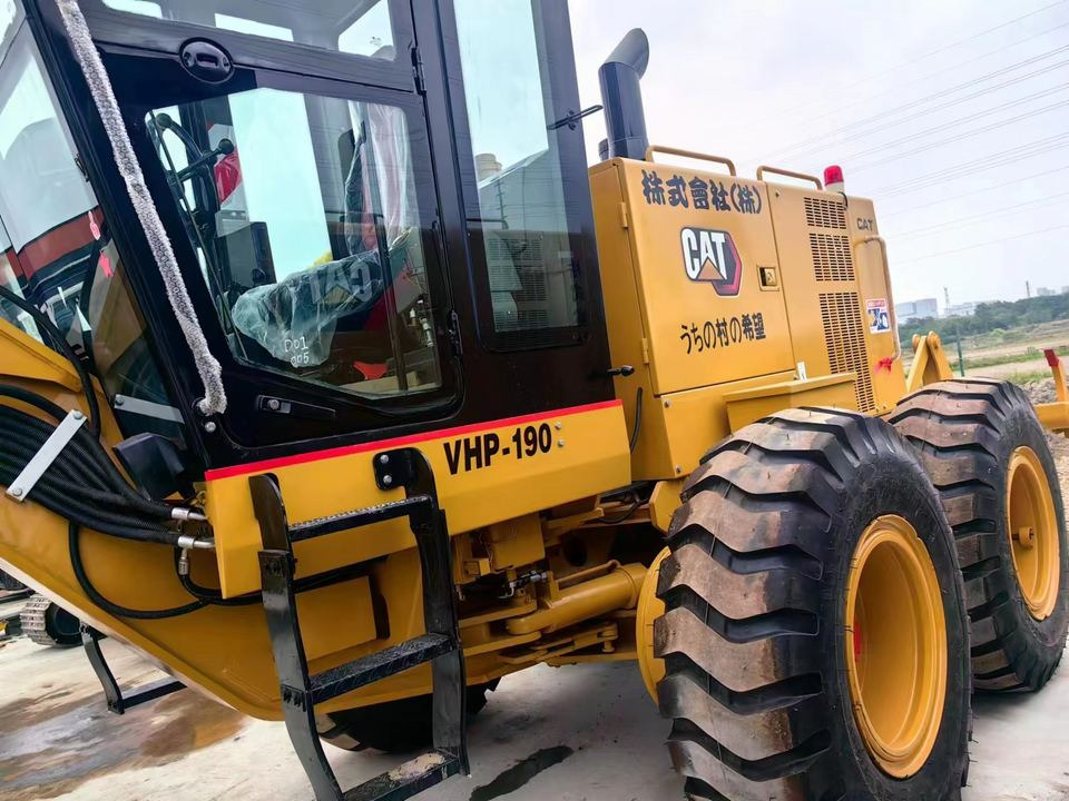 Used Caterpillar 140G/140H Motor Grader From Japan Popular Sale for Farms with Core Components Included Engine Gearbox Bearing - Grejder: slika 2 Used Caterpillar 140G/140H Motor Grader From Japan Popular Sale for Farms with Core Components Included Engine Gearbox Bearing - Grejder: slika 2