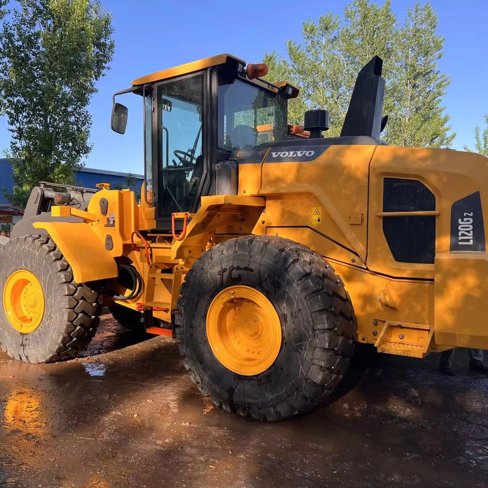 Used Volvo L120GZ 6 Ton Capacity Wheel Loader Available for Sale - Utovarivač točkaš: slika 1 Used Volvo L120GZ 6 Ton Capacity Wheel Loader Available for Sale - Utovarivač točkaš: slika 1