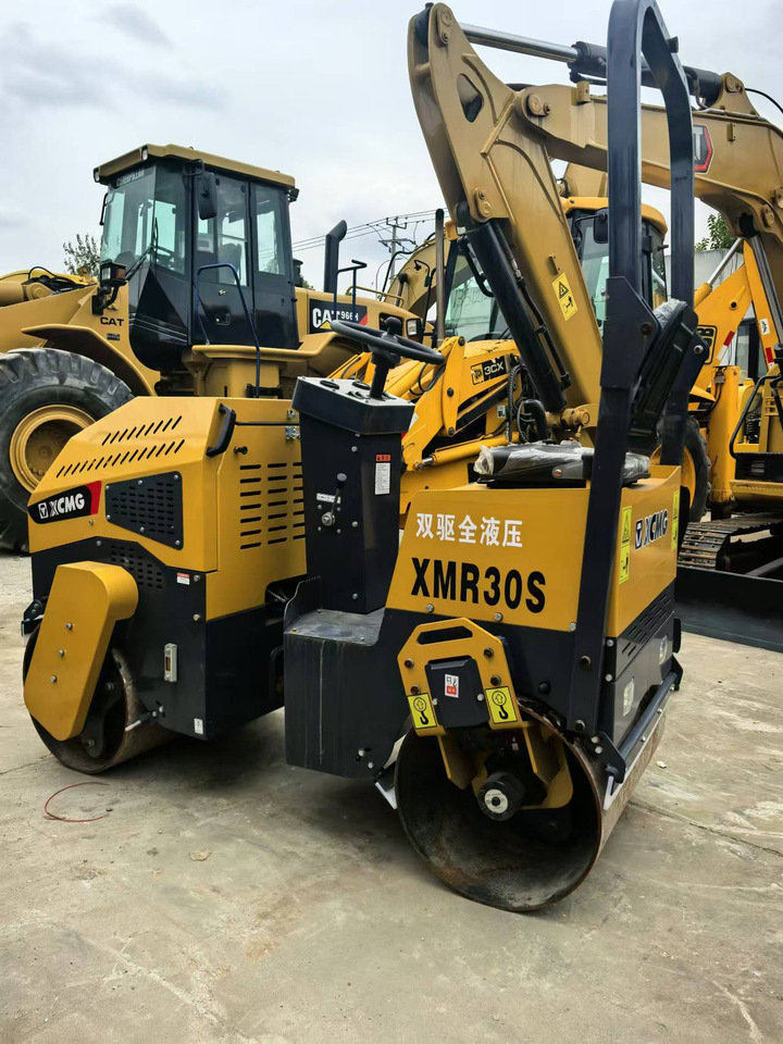 XCMG XMR30S - Valjak: slika 3 XCMG XMR30S - Valjak: slika 3