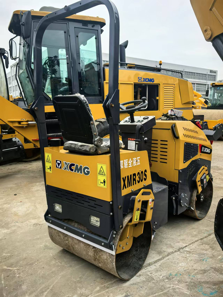 XCMG XMR30S - Valjak: slika 4 XCMG XMR30S - Valjak: slika 4