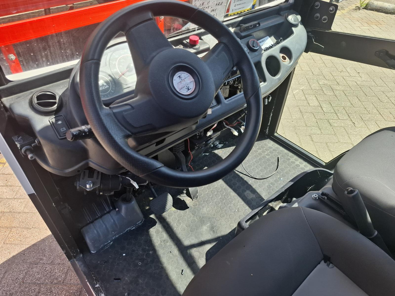 Aixam Mega E-Worker Elektrische Bakwagen RV-606-R - Golf auto: slika 4 Aixam Mega E-Worker Elektrische Bakwagen RV-606-R - Golf auto: slika 4